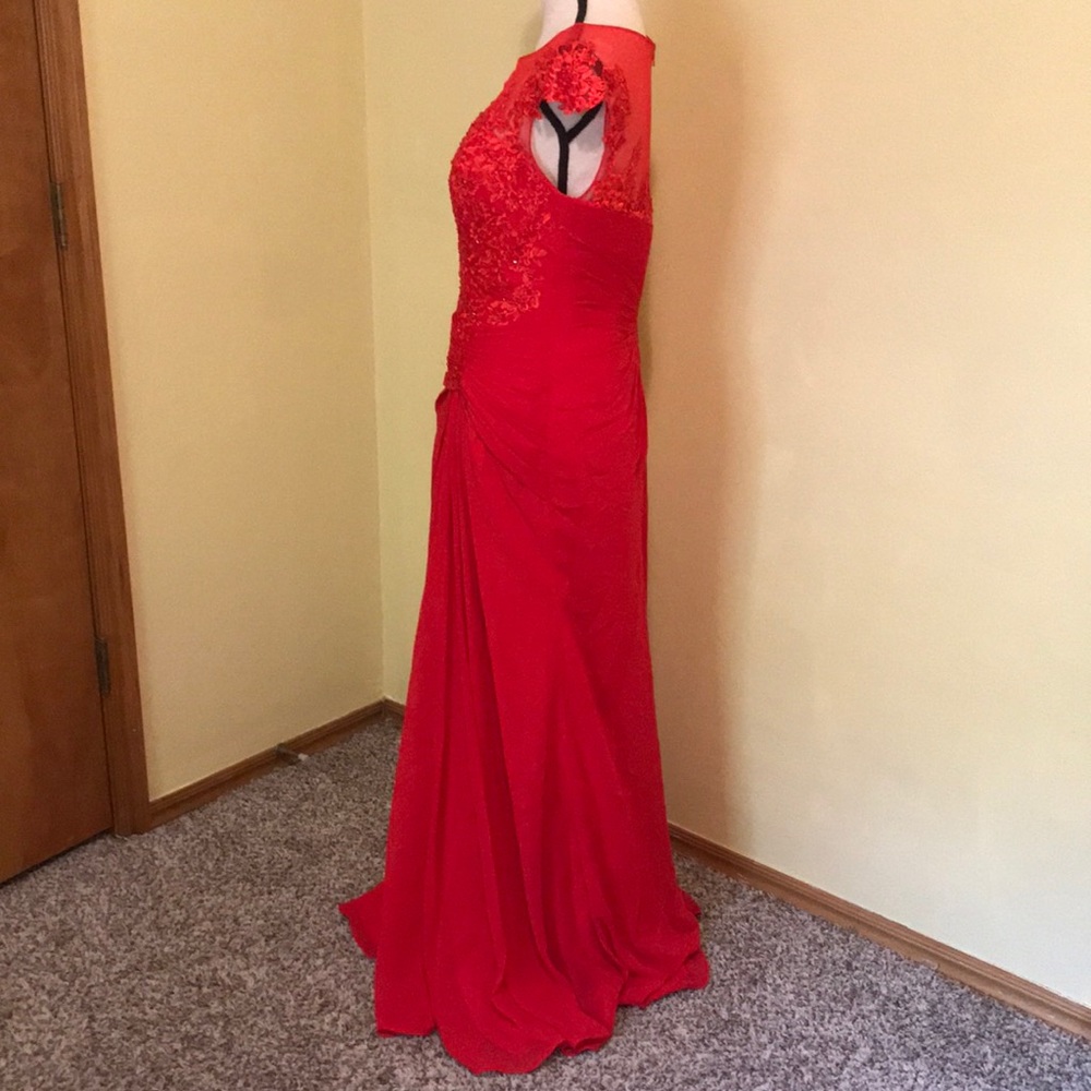 Red special occasion formal dress - Picture 4 of 6